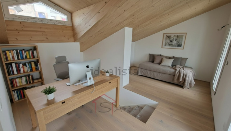 Sara Immobiliare è lieta di presentare in vendita un attico straordinario situato nella zona cent...