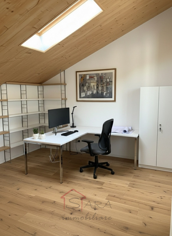 Sara Immobiliare è lieta di presentare in vendita un attico straordinario situato nella zona cent...