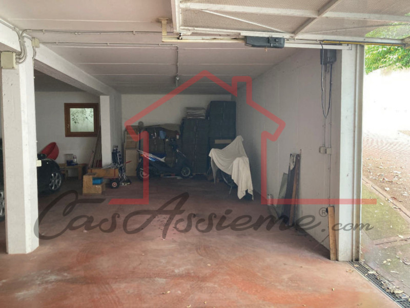 Rif. PE21224L2
La nostra Agenzia ha selezionato per Voi l'occasione del mese all'asta.

Proponiam...