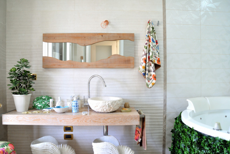 In un contesto tranquillo e molto ricercato, proponiamo una splendida porzione di trifamiliare ca...