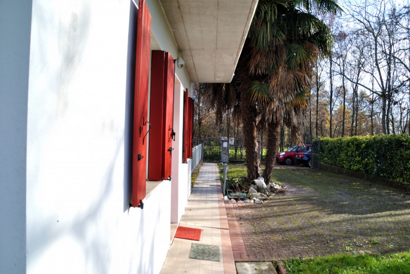 In un contesto tranquillo e molto ricercato, proponiamo una splendida porzione di trifamiliare ca...