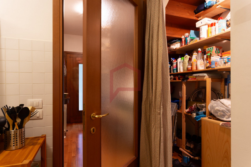 Valsalega, a 10 minuti dalla piana del Cansiglio, proponiamo in vendita un luminoso appartamento ...