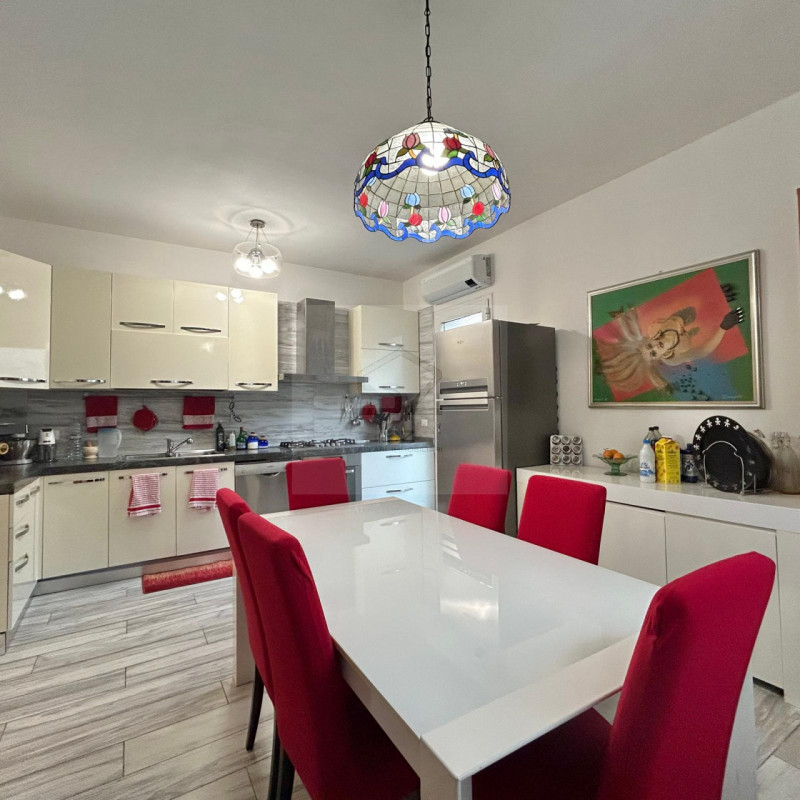 MONTEGROTTO TERME 

CASA SINGOLA RISTRUTTURATA SVILUPPATA TUTTA AL PIANO TERRA

Situata in una zo...