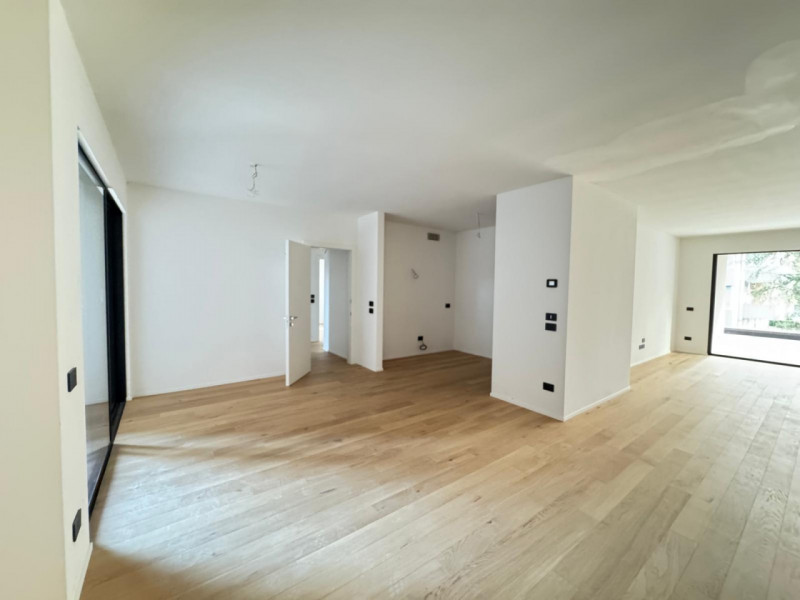 In un contesto residenziale esclusivo, nel primissimo fuori mura nord, appartamento di nuova cost...