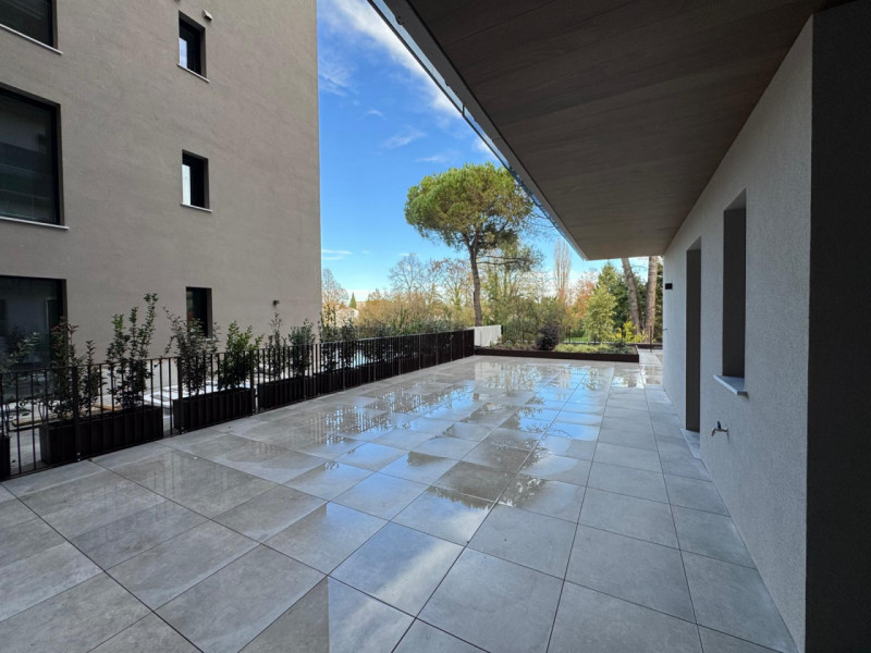 In un contesto residenziale esclusivo, nel primissimo fuori mura nord, appartamento di nuova cost...