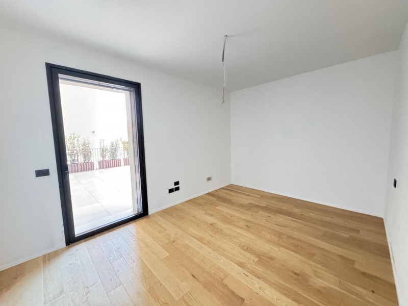 In un contesto residenziale esclusivo, nel primissimo fuori mura nord, appartamento di nuova cost...