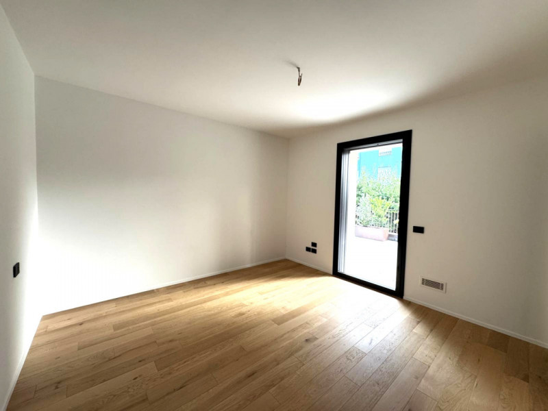 In un contesto residenziale esclusivo, nel primissimo fuori mura nord, appartamento di nuova cost...