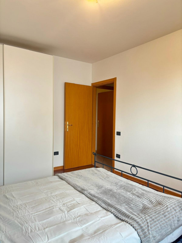 Proponiamo in vendita a Monselice, nella tranquilla e servitissima zona residenziale Marco Polo, ...