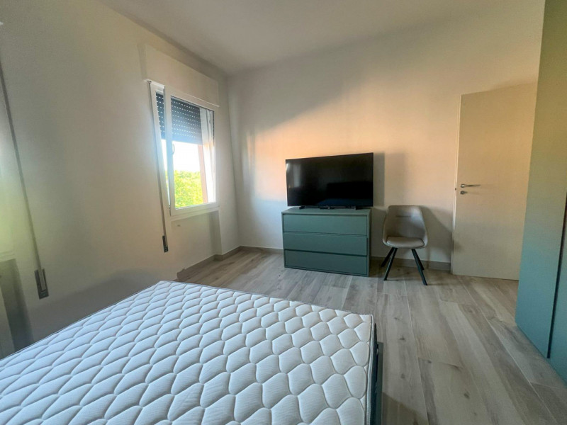 PER RICERCATORI/LAVORATORI

Disponibile grande camera MATRIMONIALE AD USO SINGOLA in bifamiliare ...