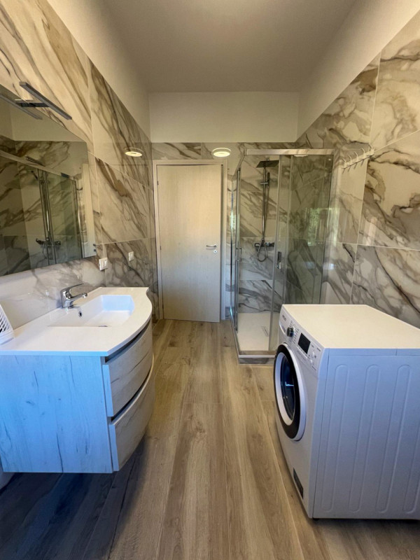 PER RICERCATORI/LAVORATORI

Disponibile grande camera MATRIMONIALE AD USO SINGOLA in bifamiliare ...