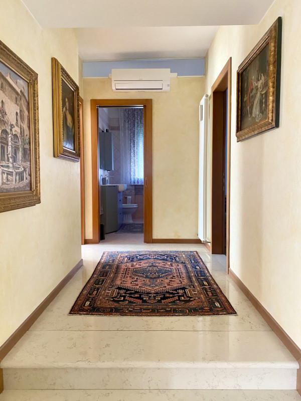 Castelfranco V.to: in posizione centrale a 300 metri dalle mura cittadine, proponiamo in vendita ...