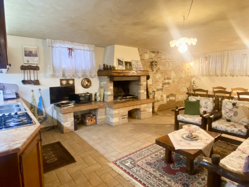 Castelfranco V.to: in posizione centrale a 300 metri dalle mura cittadine, proponiamo in vendita ...