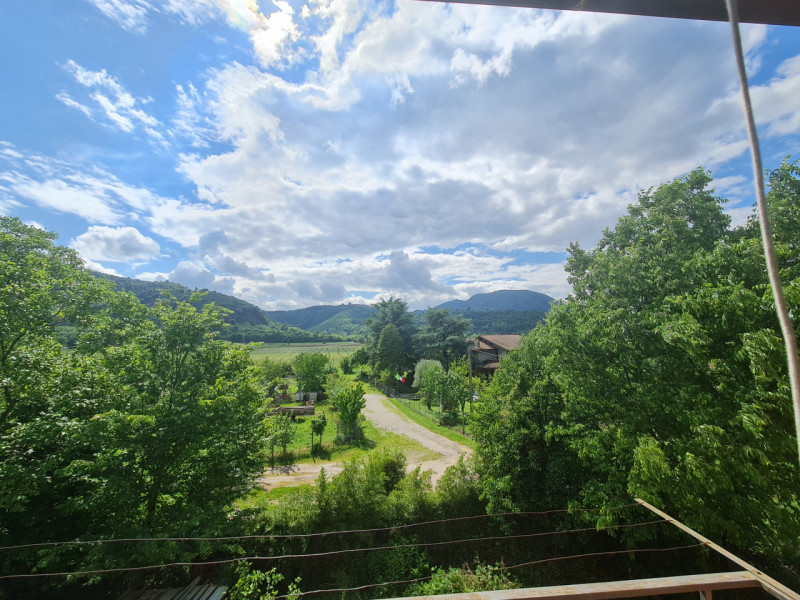 In una delle aree più affascinanti dei Colli Euganei, a Luvigliano, proponiamo una casa indipende...