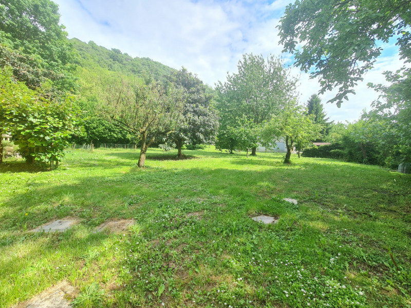 In una delle aree più affascinanti dei Colli Euganei, a Luvigliano, proponiamo una casa indipende...