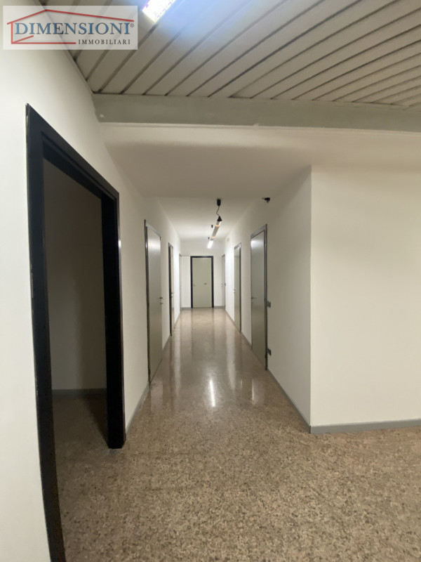 ALBIGNASEGO In zona centrale e comoda a tutti i servizi, proponiamo in locazione a clienti refere...