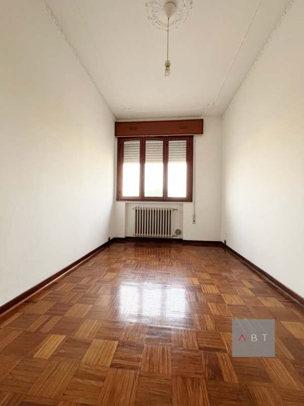 Situato nella frazione di Abbazia Pisani, appartamento al piano primo con ingresso indipendente i...