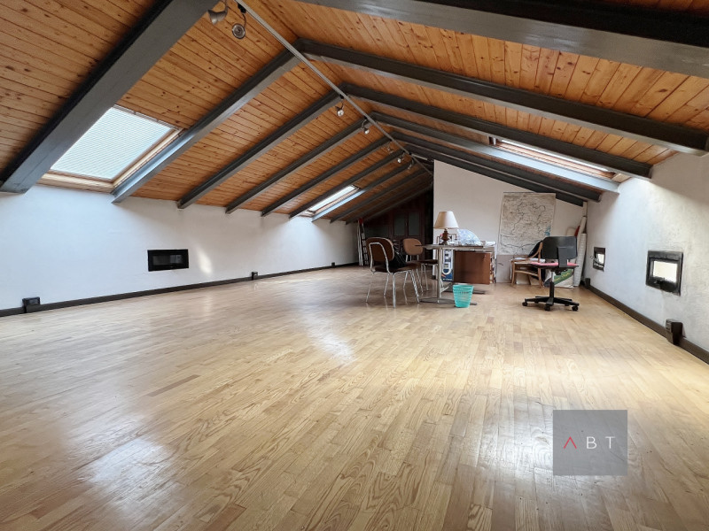 Situato nella frazione di Abbazia Pisani, appartamento al piano primo con ingresso indipendente i...