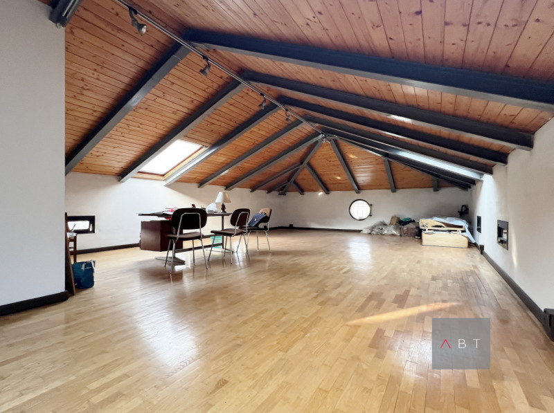 Situato nella frazione di Abbazia Pisani, appartamento al piano primo con ingresso indipendente i...