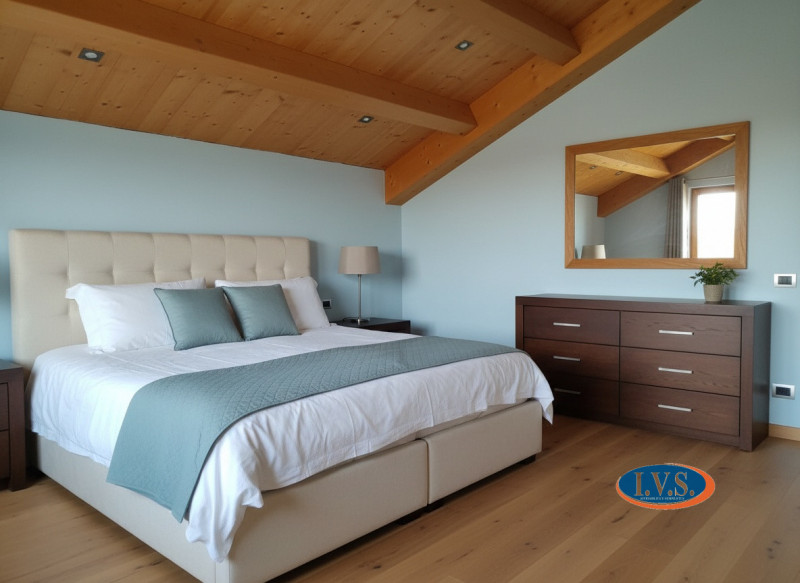 MONTEGALDELLA (VI) Splendida bifamiliare con travi a vista di 230 mq disposta su 2 livelli, con u...