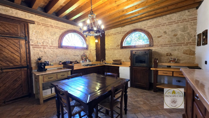 CEDESI BELLISSIMO IMMOBILE CON ATTIVITÀ DI BED AND BREAKFAST nel cuore di Montagnana, una delle c...