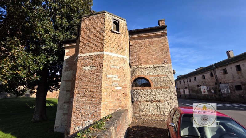 CEDESI BELLISSIMO IMMOBILE CON ATTIVITÀ DI BED AND BREAKFAST nel cuore di Montagnana, una delle c...