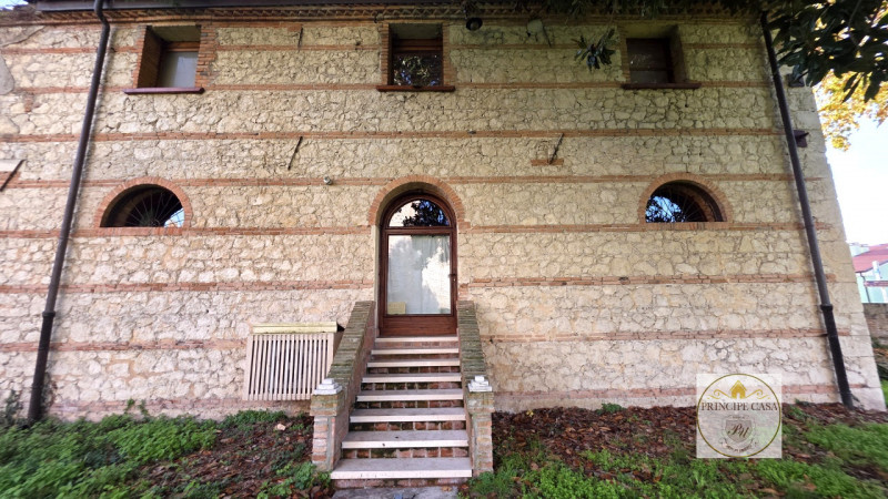 CEDESI BELLISSIMO IMMOBILE CON ATTIVITÀ DI BED AND BREAKFAST nel cuore di Montagnana, una delle c...