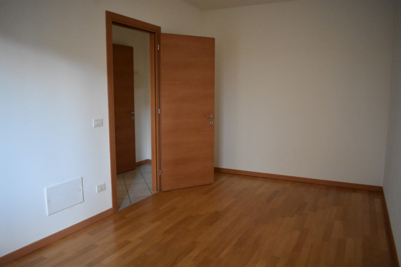 Scopri questo affascinante mini appartamento in esclusiva situato al piano terra, ad Albignasego....