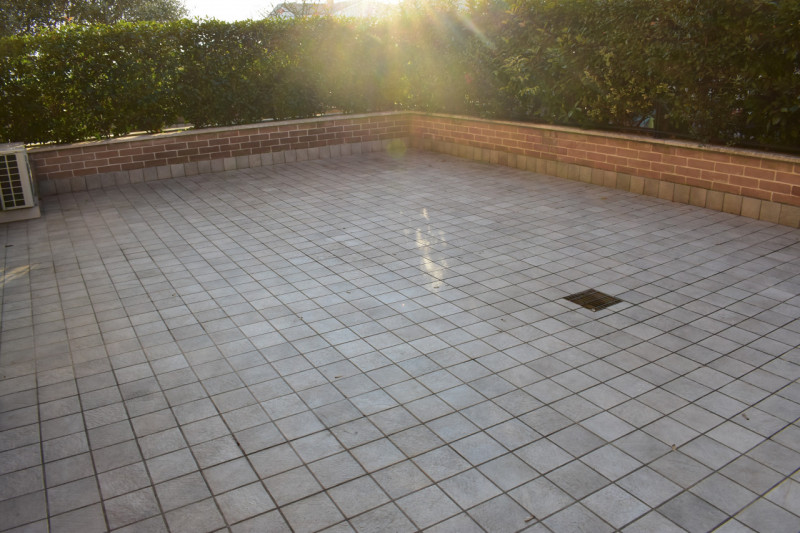 Scopri questo affascinante mini appartamento in esclusiva situato al piano terra, ad Albignasego....