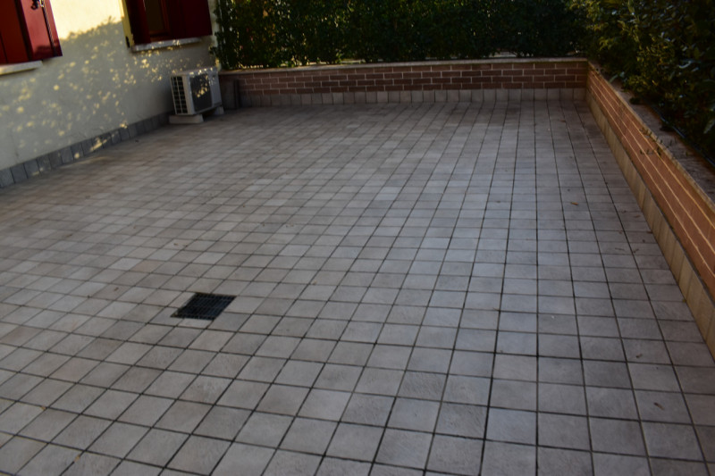 Scopri questo affascinante mini appartamento in esclusiva situato al piano terra, ad Albignasego....