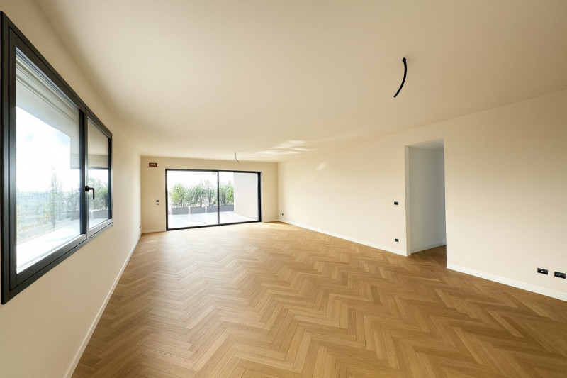 In uno dei contesti più ricercati e raffinati del primissimo fuori mura nord, nasce una residenza...