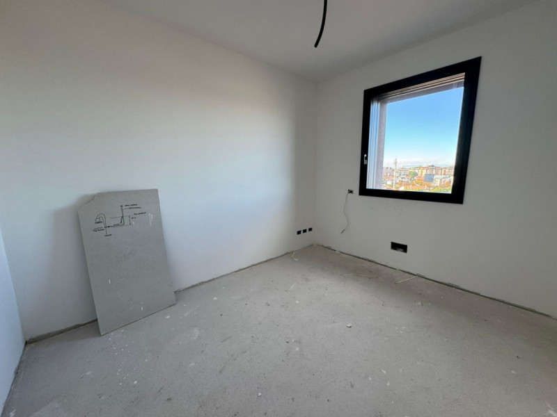 In uno dei contesti più ricercati e raffinati del primissimo fuori mura nord, nasce una residenza...