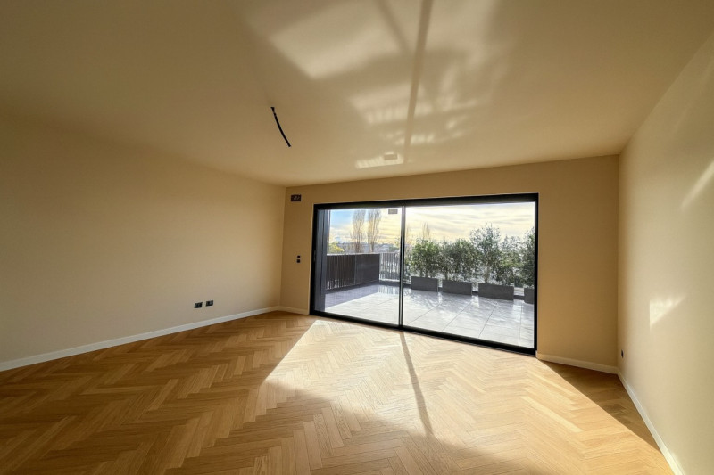 In uno dei contesti più ricercati e raffinati del primissimo fuori mura nord, nasce una residenza...