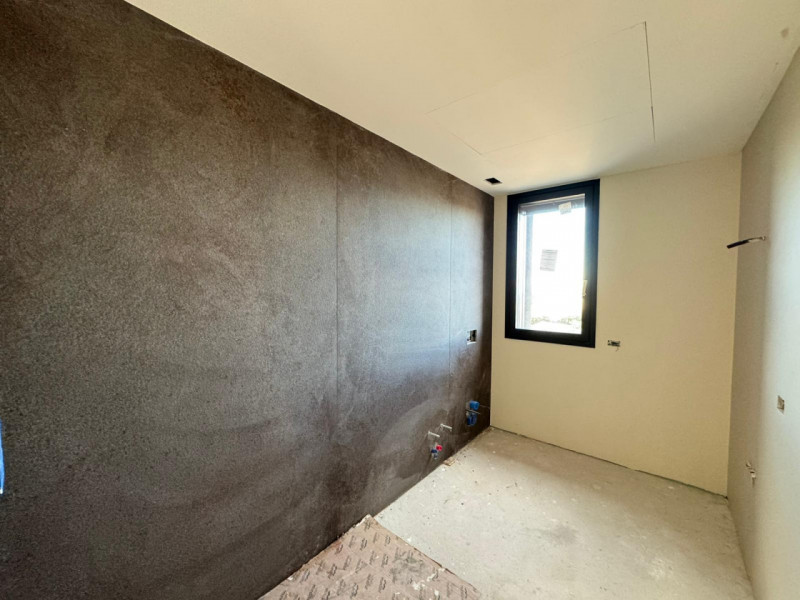 In uno dei contesti più ricercati e raffinati del primissimo fuori mura nord, nasce una residenza...