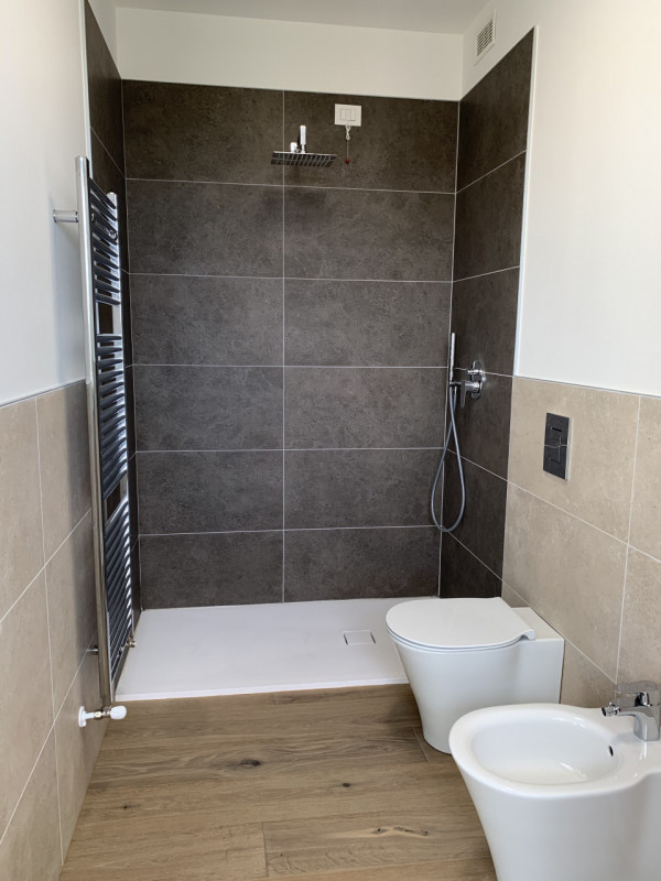 Scopri il tuo nuovo rifugio nel cuore di Montegrotto Terme! Proponiamo in vendita un prestigioso ...