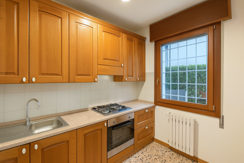 L'immobile si distingue per le sue ampie metrature interne, offrendo una soluzione ideale per fam...