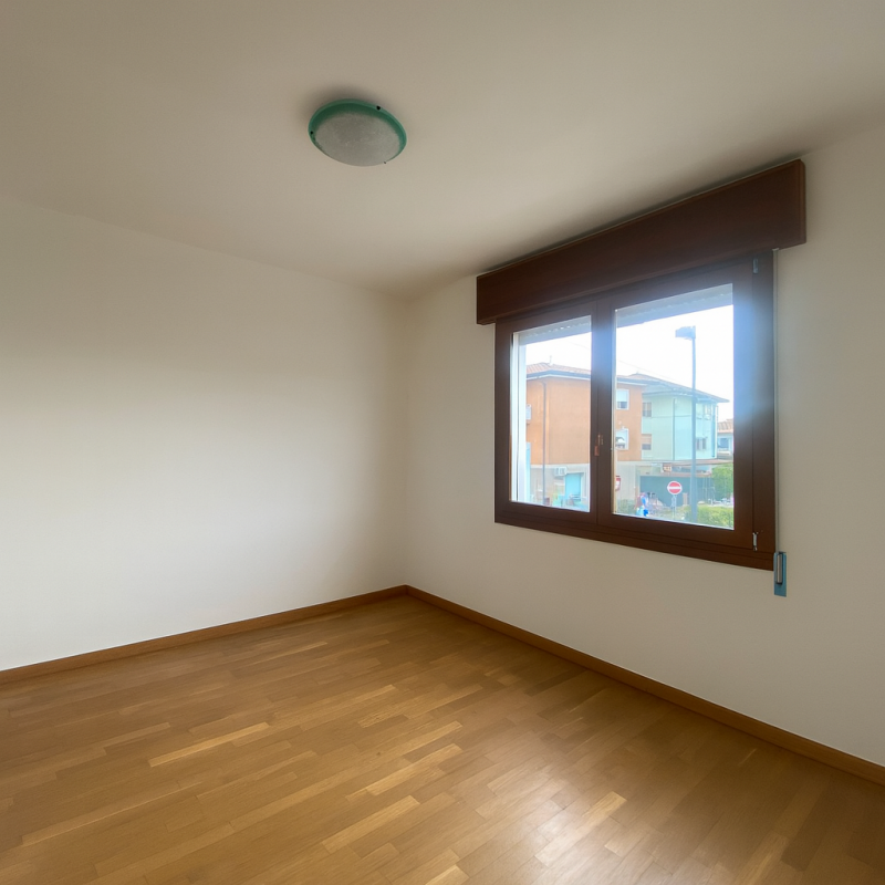 L'immobile si distingue per le sue ampie metrature interne, offrendo una soluzione ideale per fam...