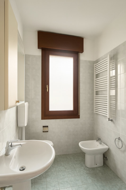 L'immobile si distingue per le sue ampie metrature interne, offrendo una soluzione ideale per fam...