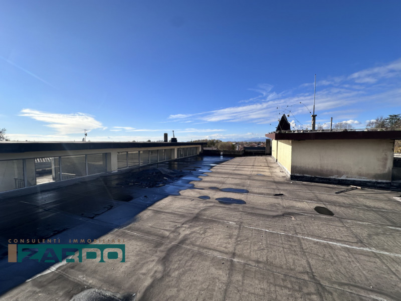 (Per Info 3409172184|Nicolò)

Proponiamo in vendita un ampio immobile ad uso ufficio nel cuore de...