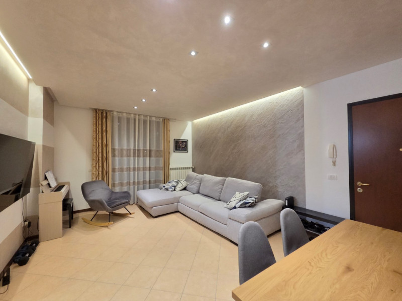 Nel cuore di Veggiano in posizione comoda ai principali servizi, proponiamo in vendita appartamen...