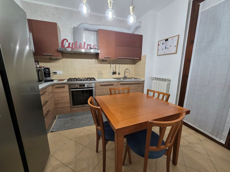 Nel cuore di Veggiano in posizione comoda ai principali servizi, proponiamo in vendita appartamen...