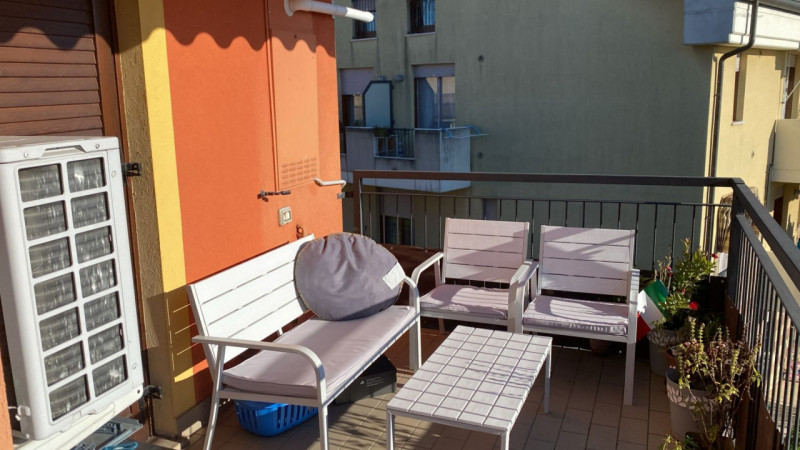 Nel cuore di Veggiano in posizione comoda ai principali servizi, proponiamo in vendita appartamen...