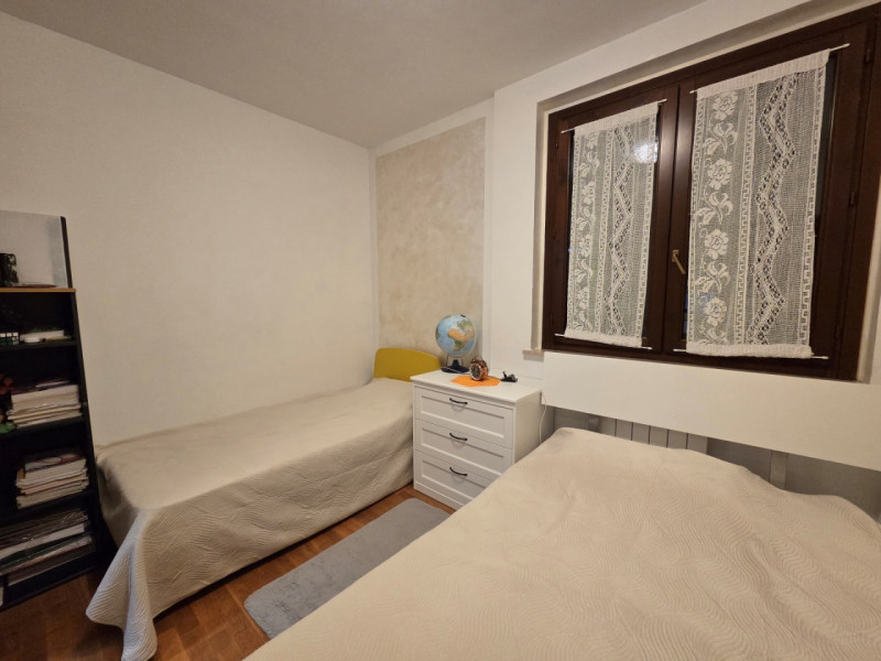 Nel cuore di Veggiano in posizione comoda ai principali servizi, proponiamo in vendita appartamen...