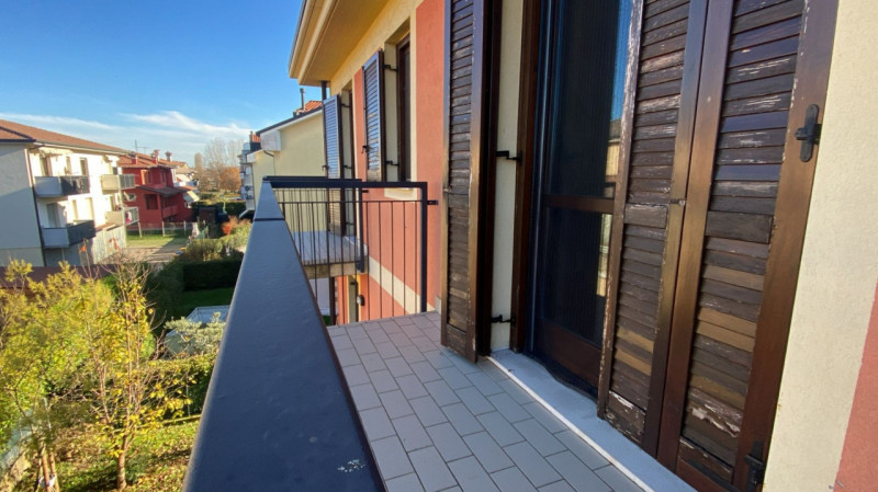 Nel cuore di Veggiano in posizione comoda ai principali servizi, proponiamo in vendita appartamen...