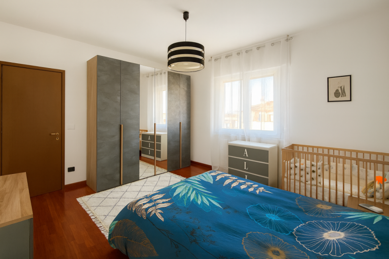 Scopri questo affascinante appartamento quadrilocale situato nella tranquilla e ricercata zona di...