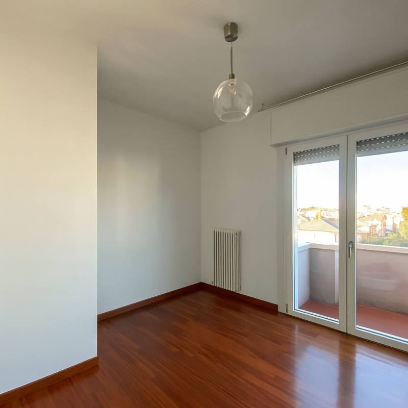 Scopri questo affascinante appartamento quadrilocale situato nella tranquilla e ricercata zona di...