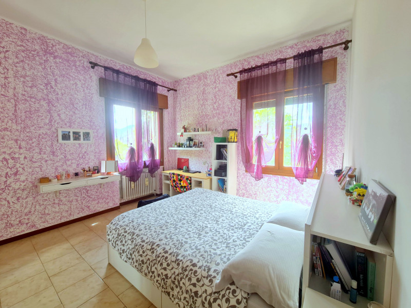 CASA SINGOLA CON 2.000MQ DI GIARDINO €.325.000 - rif.JP632

In una delle aree più affascinanti de...