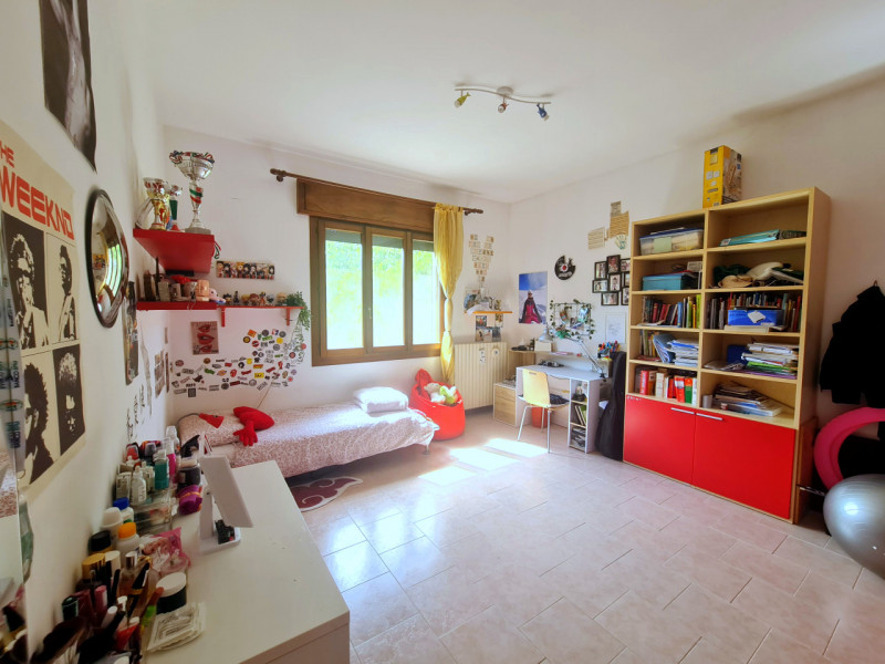 CASA SINGOLA CON 2.000MQ DI GIARDINO €.325.000 - rif.JP632

In una delle aree più affascinanti de...