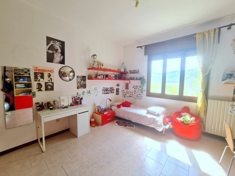 CASA SINGOLA CON 2.000MQ DI GIARDINO €.325.000 - rif.JP632

In una delle aree più affascinanti de...