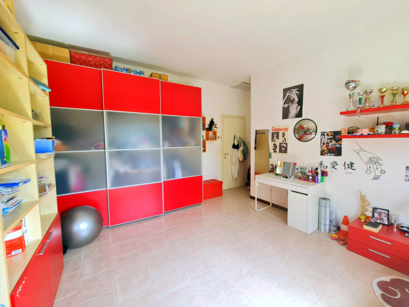 CASA SINGOLA CON 2.000MQ DI GIARDINO €.325.000 - rif.JP632

In una delle aree più affascinanti de...