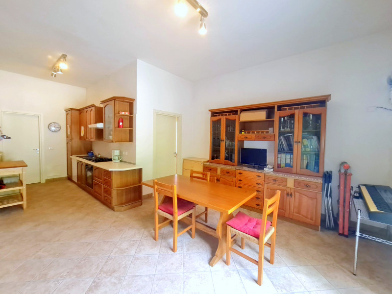 CASA SINGOLA CON 2.000MQ DI GIARDINO €.325.000 - rif.JP632

In una delle aree più affascinanti de...